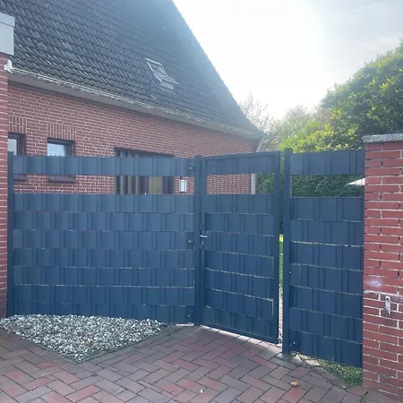 Heimelige Nesco Mit Balkon Und Garten